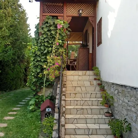 以利亚小屋旅馆 3*