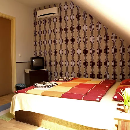 Illes Vendeghaz Keszthely