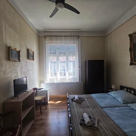 Illes Vendeghaz Guest house