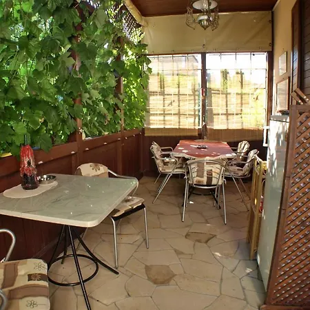 以利亚小屋旅馆 3*