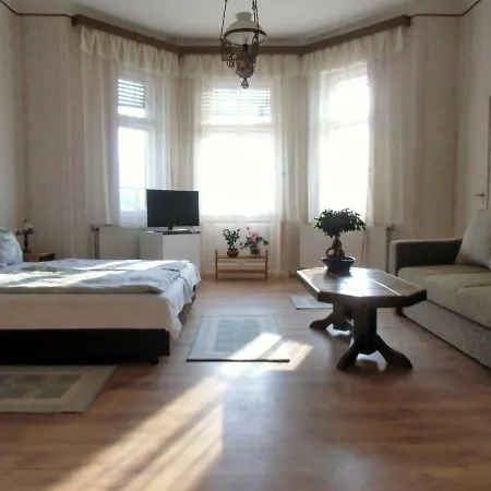 Illes Vendeghaz Keszthely