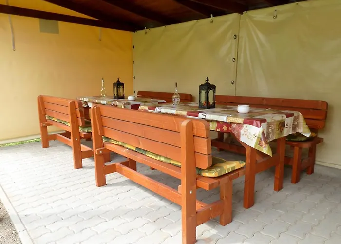 Illes Vendeghaz Konukevi 3*