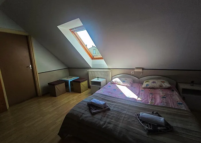 Illes Vendeghaz קסזטלי