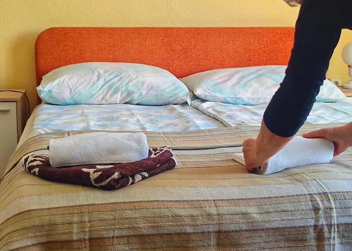 Illes Vendeghaz קסזטלי