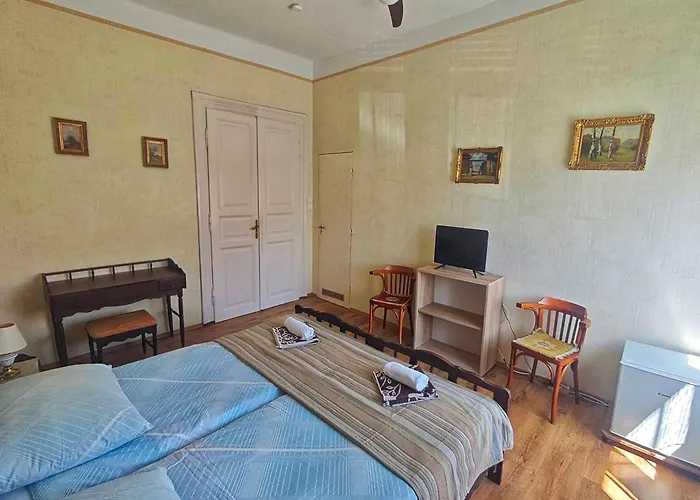 Illes Vendeghaz קסזטלי