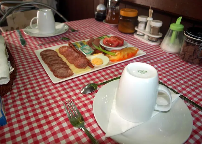 Illes Vendeghaz 3* קסזטלי